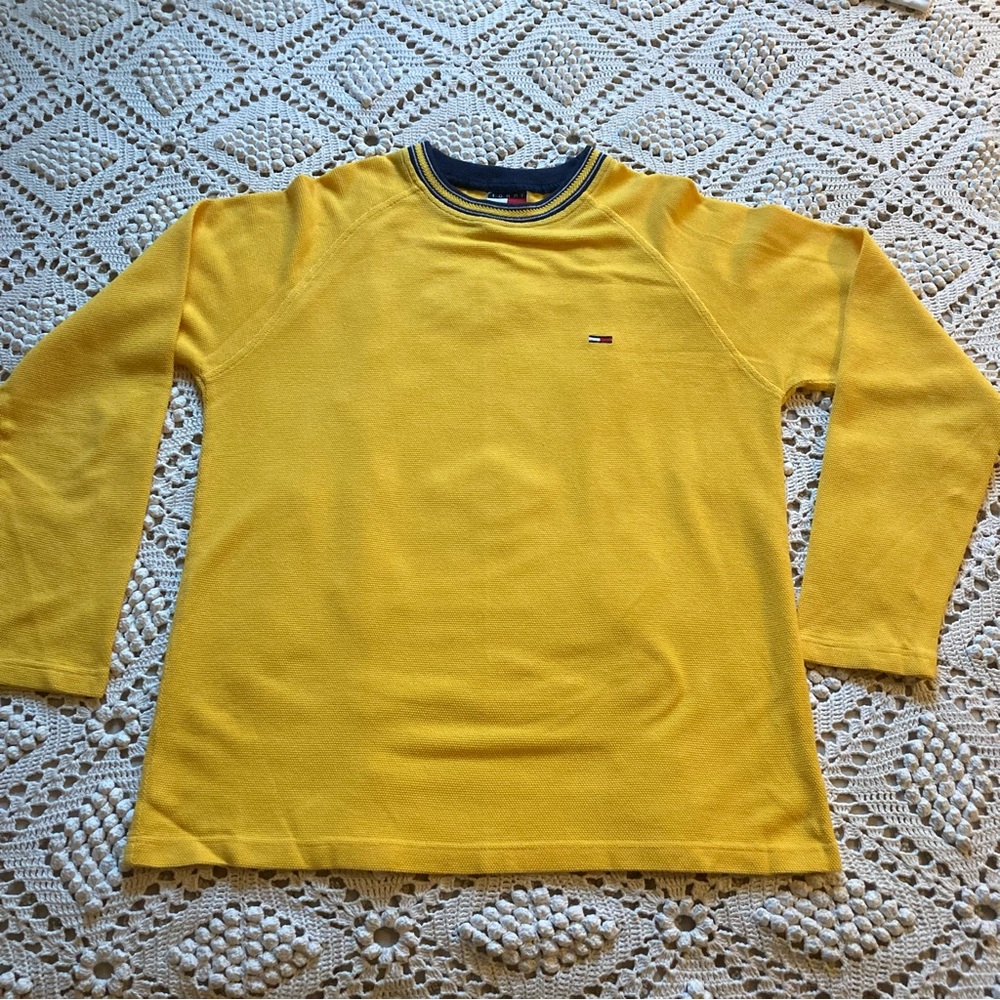 Tommy Hilfiger men’s long sleeve yellow crew neck textured shirt size medium